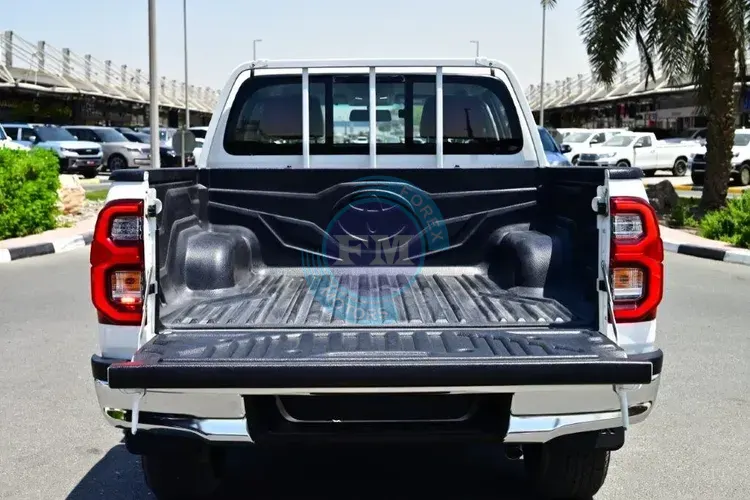 2025 MODEL TOYOTA HILUX DOUBLE CAB PICKUP GLXS-V 2.7L PETROL 4WD 5-SEATER AUTOMATIC1