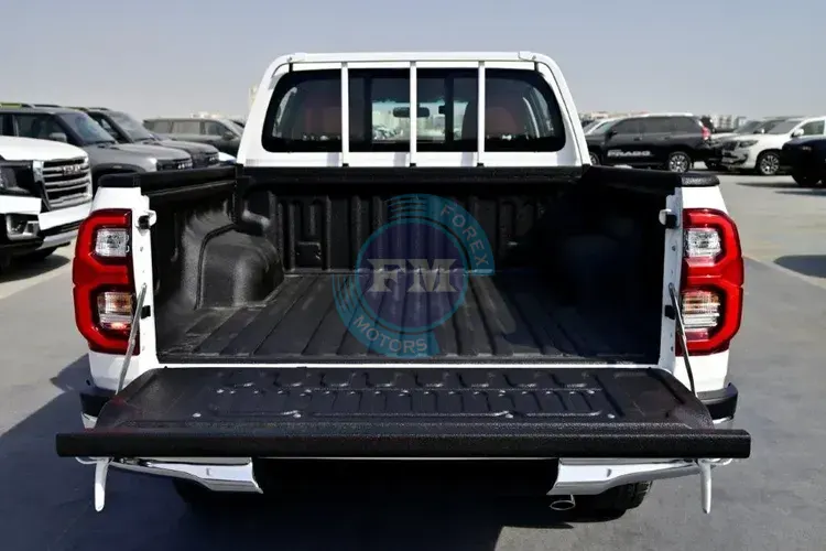 2025 MODEL TOYOTA HILUX DOUBLE CAB PICKUP SR5 2.7L 4WD MANUAL