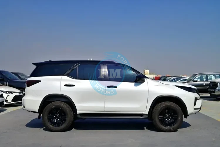 2024 MODEL TOYOTA FORTUNER LEGENDER V6 4.0L PETROL AUTOMATIC SIDE1