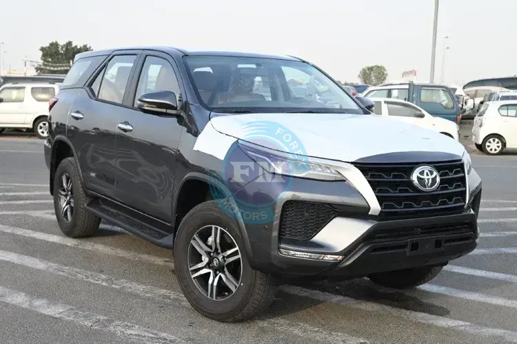 2025 MODEL TOYOTA FORTUNER GXR 2.4L DIESEL 4WD 7 SEAT AUTOMATIC SIDE