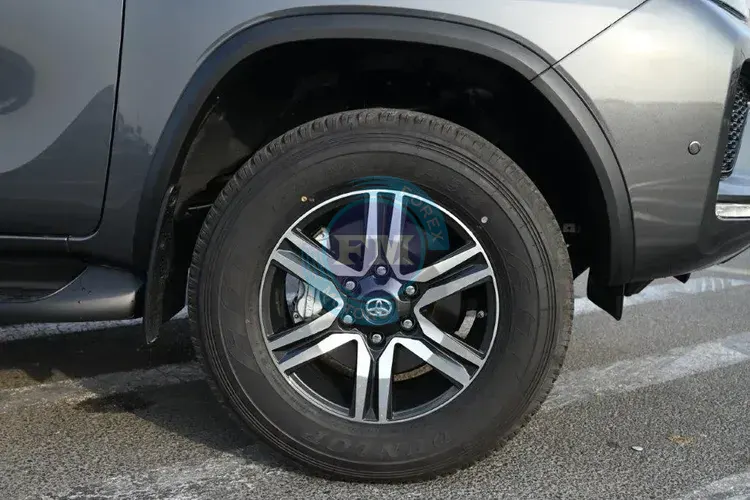 2025 MODEL TOYOTA FORTUNER GXR 2.4L DIESEL 4WD 7 SEAT AUTOMATIC WHEEL