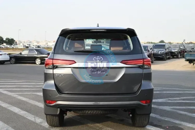 2025 MODEL TOYOTA FORTUNER GXR 2.4L DIESEL 4WD 7 SEAT AUTOMATIC BACK