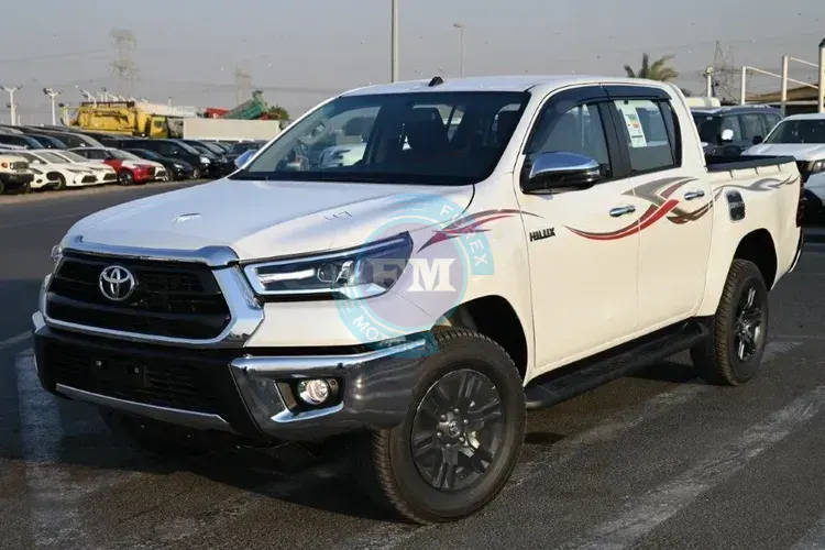2025 MODEL TOYOTA HILUX DOUBLE CAB SR5 2.7L PETROL 4WD 5-SEAT AUTOMATIC SIDE