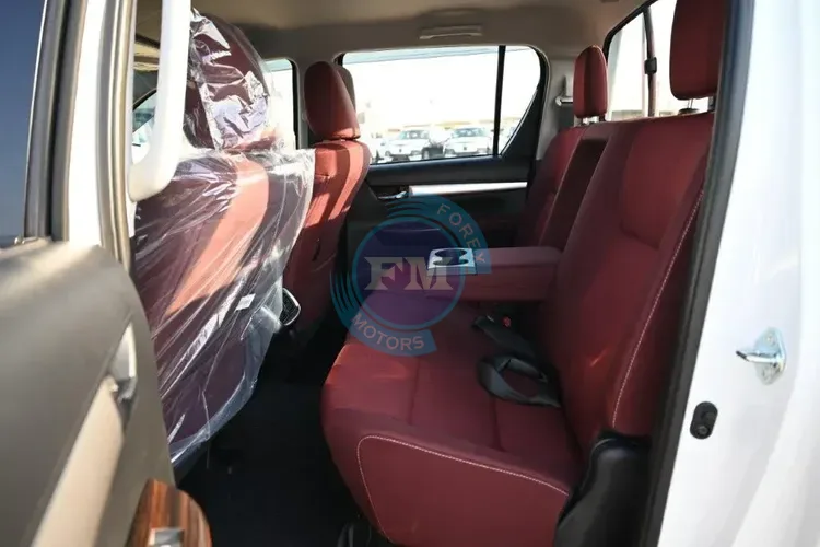 2025 MODEL TOYOTA HILUX DOUBLE CAB SR5 2.7L PETROL 4WD 5-SEAT AUTOMATIC BACK SEATS