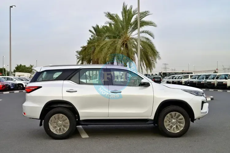 2024 MODEL TOYOTA FORTUNER 2.8L DIESEL 4WD 7 SEAT AUTOMATIC SIDE1