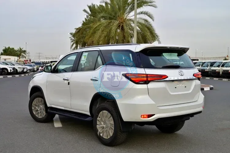 2024 MODEL TOYOTA FORTUNER 2.8L DIESEL 4WD 7 SEAT AUTOMATIC SIDE