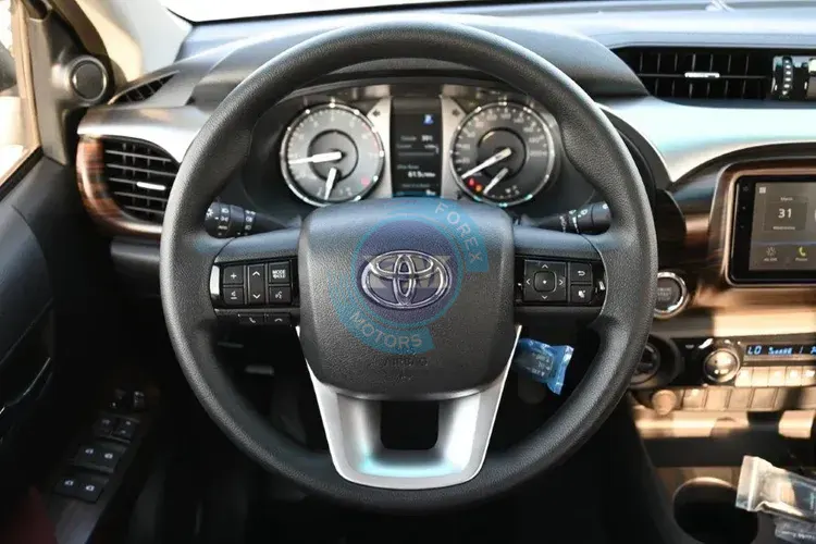 2025 MODEL TOYOTA HILUX DOUBLE CAB SR5 2.7L PETROL 4WD 5-SEAT AUTOMATIC STEERING