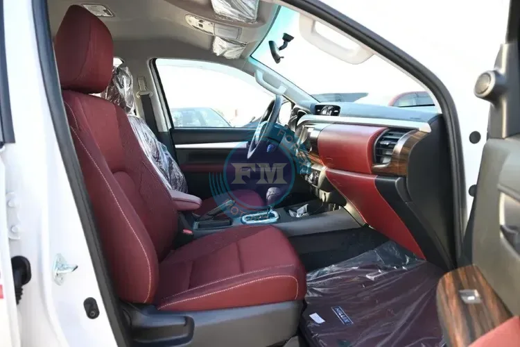 2025 MODEL TOYOTA HILUX DOUBLE CAB SR5 2.7L PETROL 4WD 5-SEAT AUTOMATIC FRONT SEATS