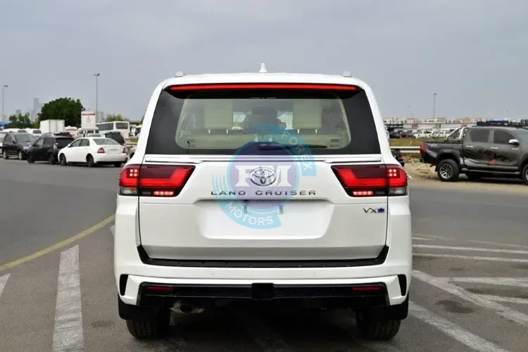 2025 TOYOTA LAND CRUISER 300 VX+ V6 4.0L PETROL 7 SEATER AUTOMATIC BACK
