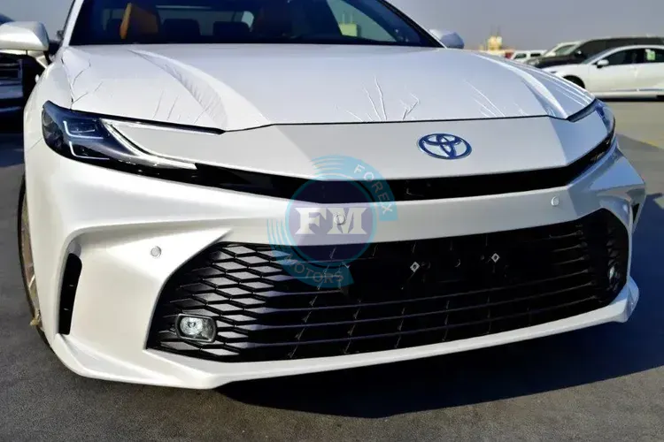 2025 MODEL TOYOTA CAMRY HYBRID LUMIERE 2.5L PETROL 5-SEATER AUTOMATIC
