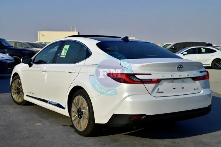 2025 MODEL TOYOTA CAMRY HYBRID LUMIERE 2.5L PETROL 5-SEATER AUTOMATIC SIDE1