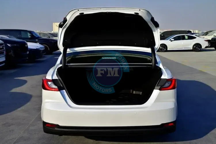 2025 MODEL TOYOTA CAMRY HYBRID LUMIERE 2.5L PETROL 5-SEATER AUTOMATIC TRUNCK