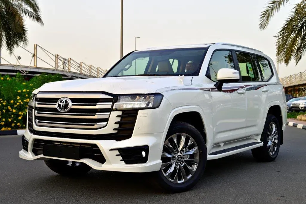 5 Compelling Reasons to Choose the 2025 Toyota Land Cruiser 300