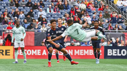 WHAT. A. GOAL. Josef Martínez scores stunning bicycle kick