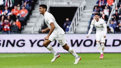 Goal: Miles Robinson scores the game equalizer in the 70th minute