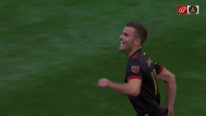Take a bow, Brooks Lennon! Incredible free kick goal to tie the match in the last minute