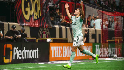 Ronaldo Cisneros opens the scoring in the seventh minute