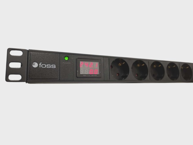 19" PDU, 5x230V, 3m cable, A + V meter