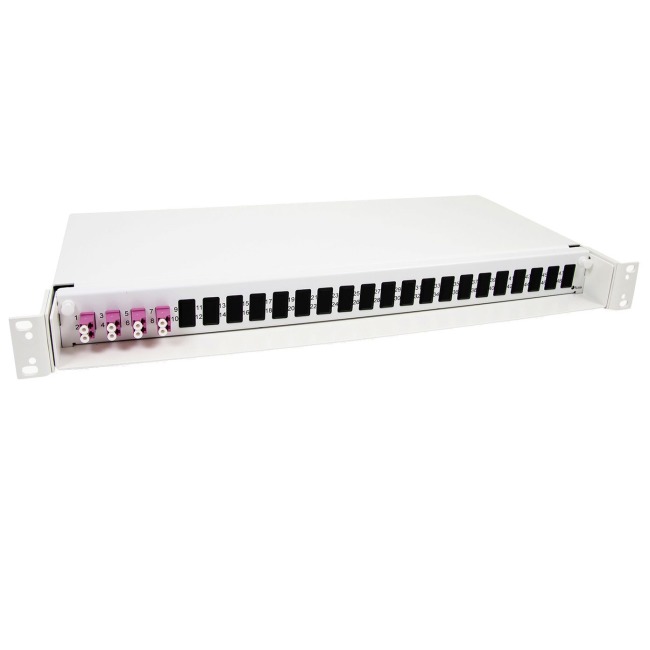 Panel FP65 PRO, 8 LC OM4, adapter, MM