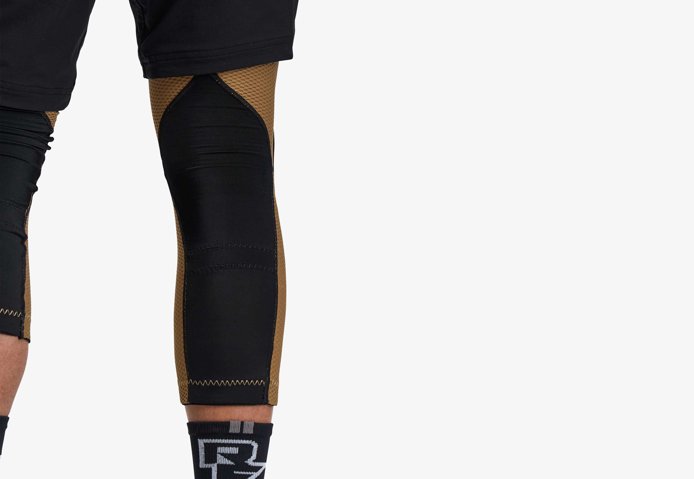 Covert Knee