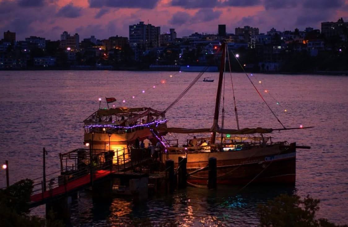 Traditional Dhow Cruises — A Timeless Sailing Adventure