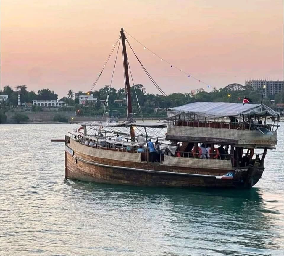 Traditional Dhow Cruises — A Timeless Sailing Adventure