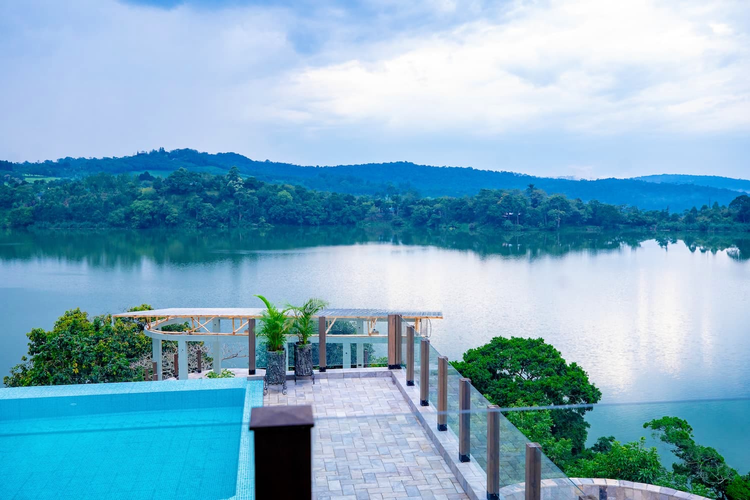 6 Days / 5 Nights Uganda Primate Safari: The Gorilla Trekking Experience