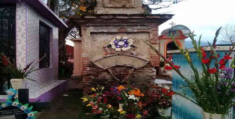 El panteón de San Cristóbal de las Casas - Leyendas Mexicanas