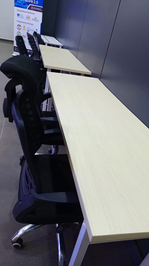 Drop-In-Desk