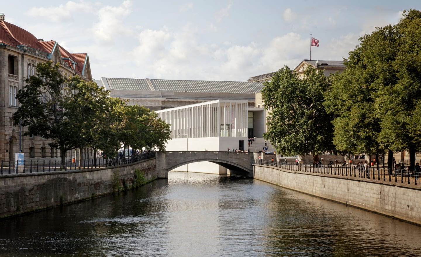 Photo of the James Simon Gallery, opened in 2019 on Berlin’s Museum Island. Photo by Ute Zscharnt for David Chipperfield Architects.