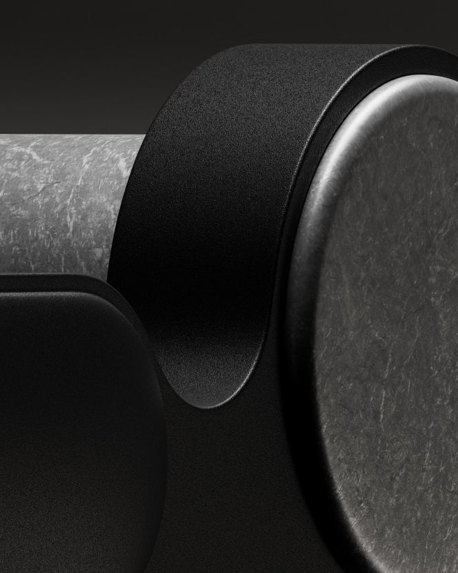 Close-up of the striking index finger recess.