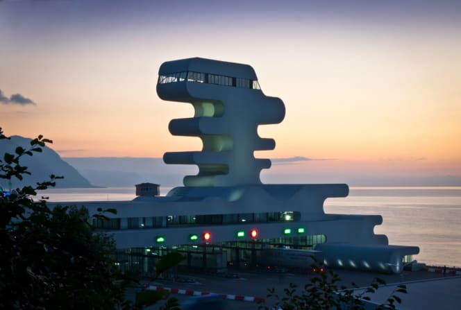 Photo of the border checkpoint building in Sarpi, Georgia, designed by Jürgen Mayer H. Photo by Jesko M. Johnsson-Zahn.