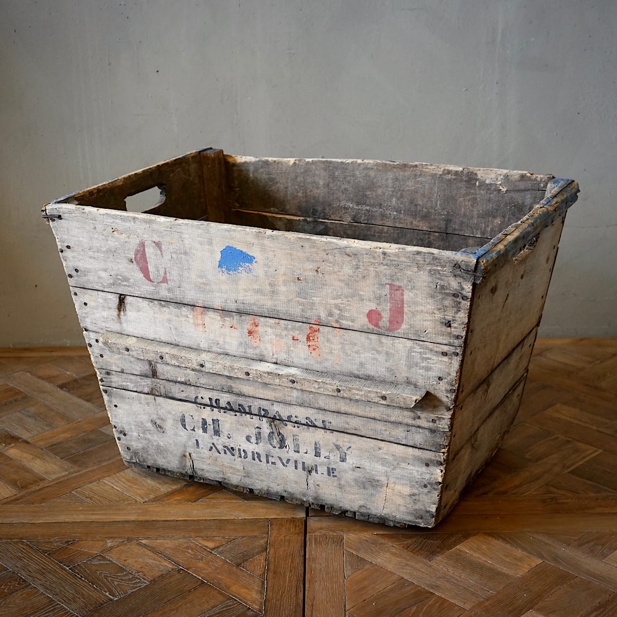 Champagne Harvesting Crate