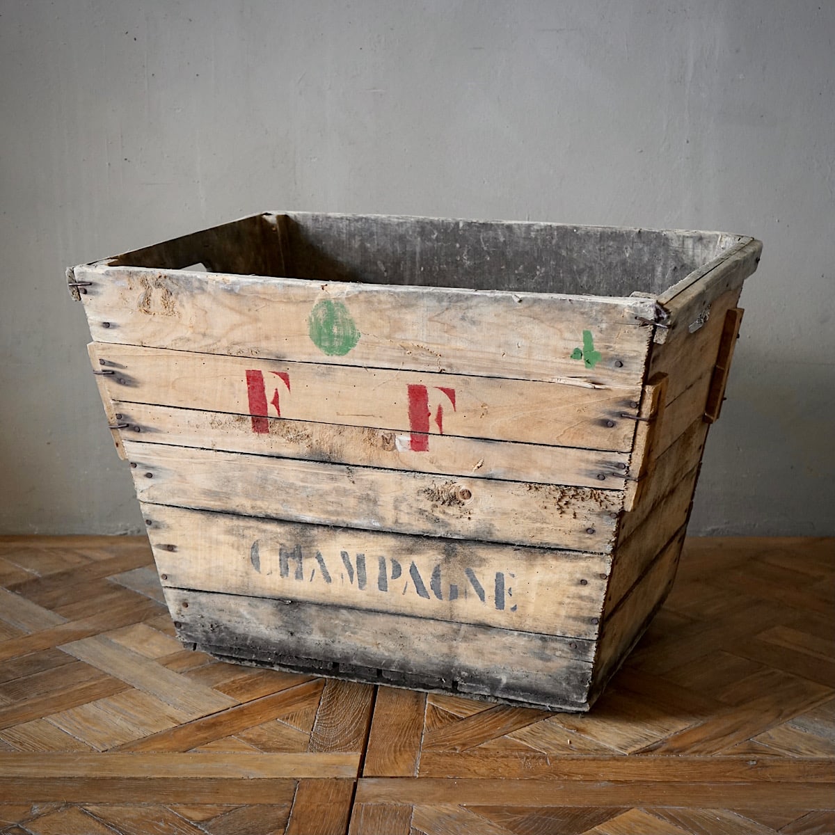 Champagne Harvesting Crate