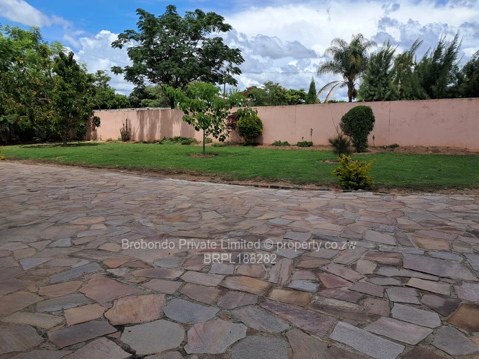 Windsor Park House - Image 2
