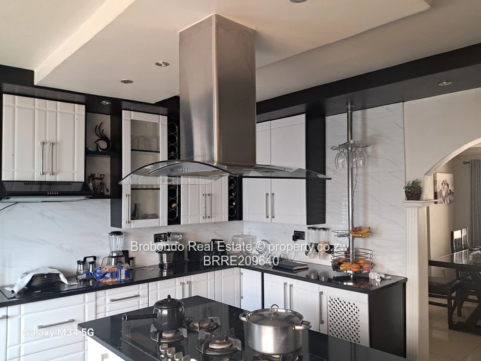 Marimba Park 4 Bed House for Sale - Image 2