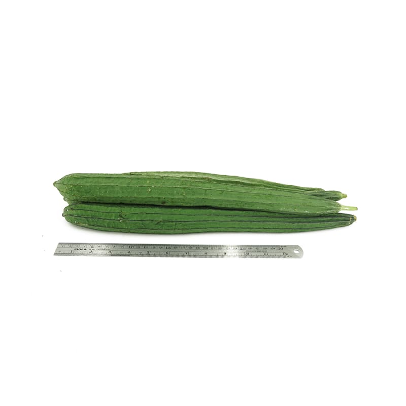 Sponge Gourd/Angled gourd  Length 30-40 cm.