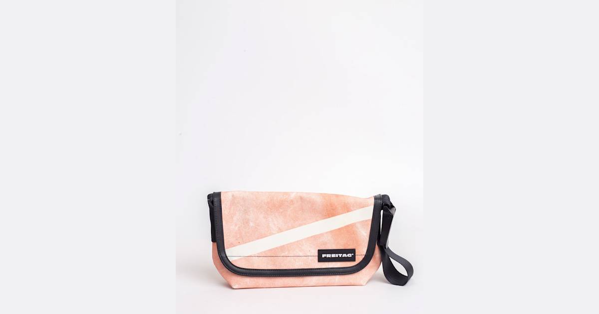 FREITAG Pink | Freshlabels.com