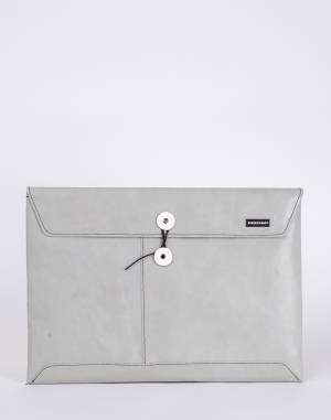 フライターグF402SLEEVE FOR LAPTOP12/13 白 フライターグF402SLEEVE FOR LAPTOP12/13 白 F402 SLEEVE FOR LAPTOP 12