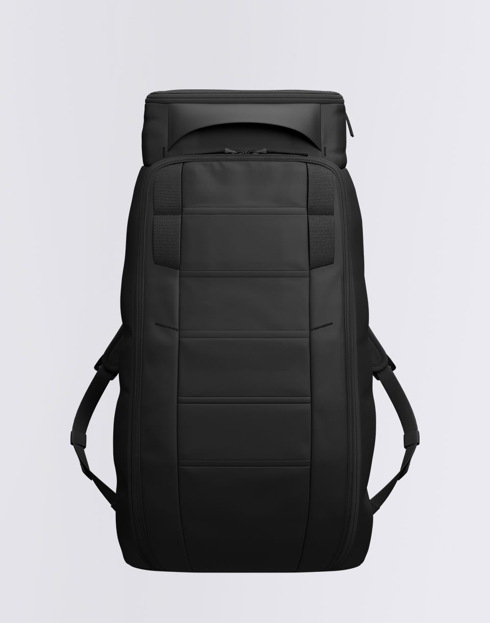 Batoh Db Hugger Backpack 30L Black out 30 l - Černá