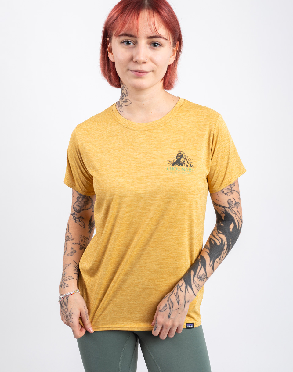 Patagonia W's Cap Cool Daily Graphic Shirt - Lands Chouinard Crest: Beeswax Tan X-Dye S