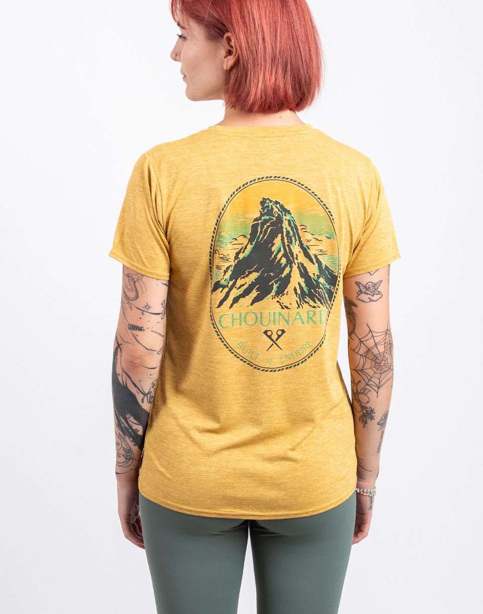 Tričko Patagonia W's Cap Cool Daily Graphic Shirt - Lands Chouinard Crest: Beeswax Tan X-Dye