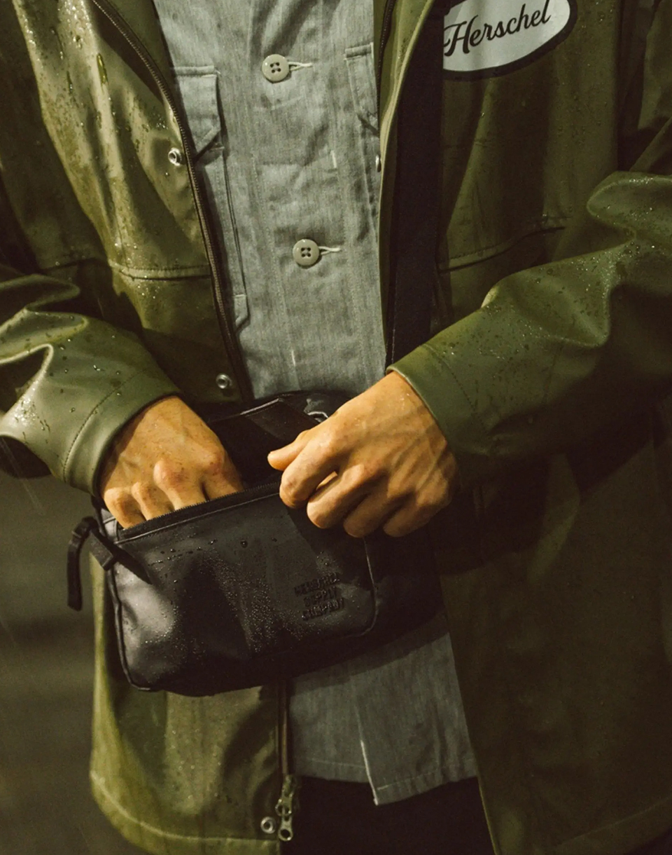Herschel Supply Alberni Crossbody Black