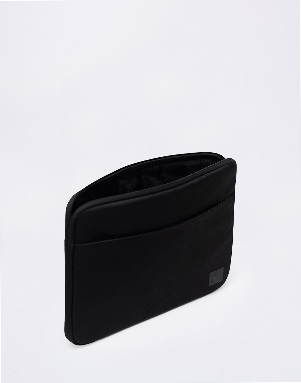 Herschel Supply Denman 15-16 Inch Sleeve Tech Black