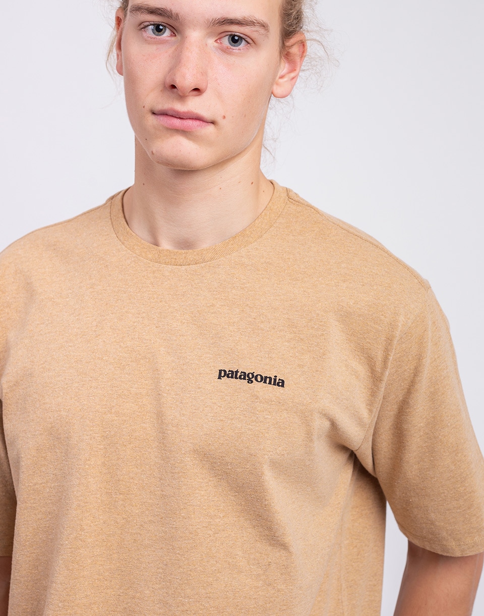 Patagonia M's P-6 Logo Responsibili-Tee Talon Gold M