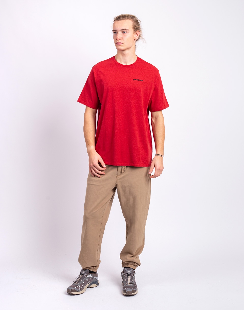 Patagonia M's P-6 Logo Responsibili-Tee Amanita Red S