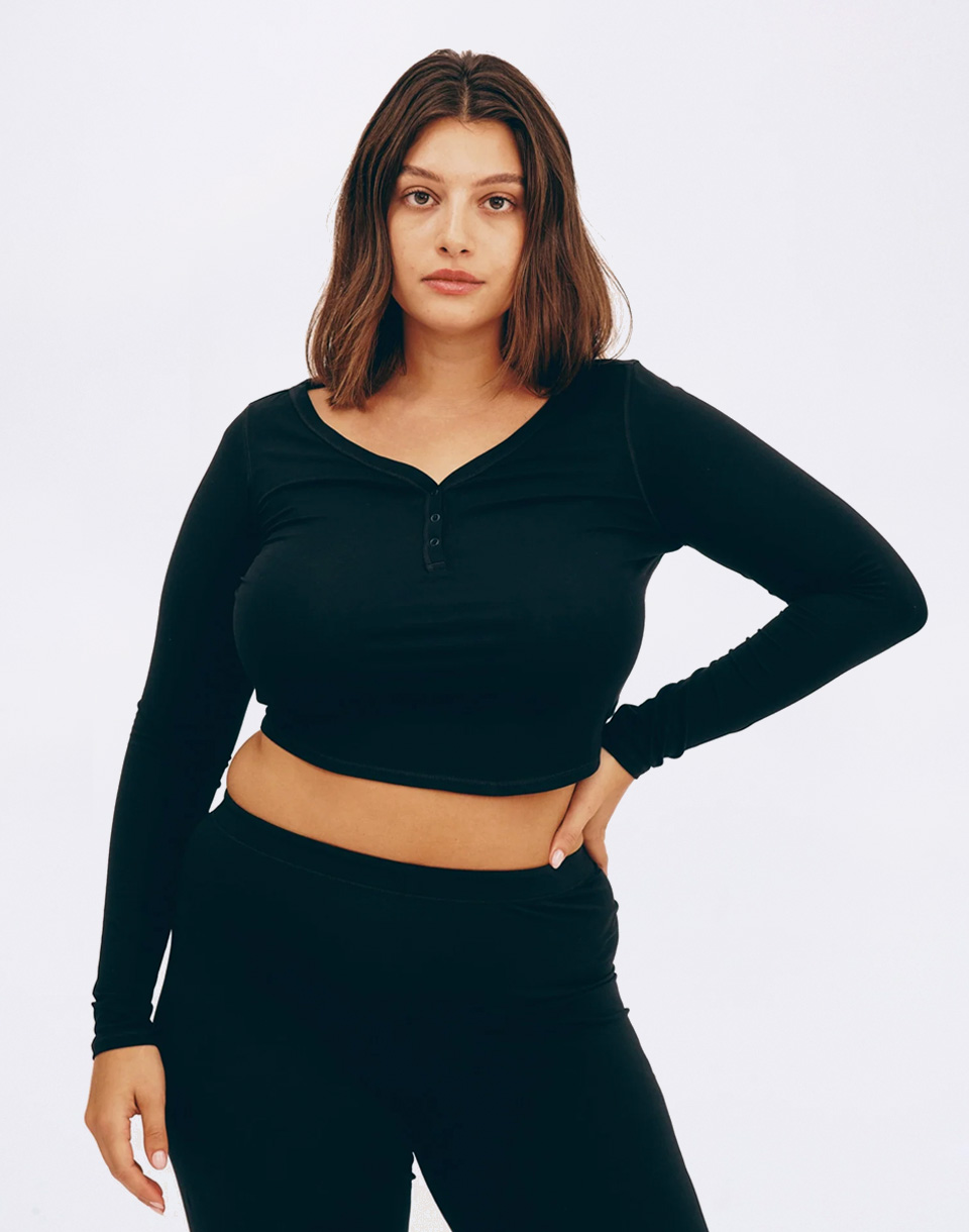 Tričko Organic Basics Core Sport Henley Long-Sleeve Tee Black