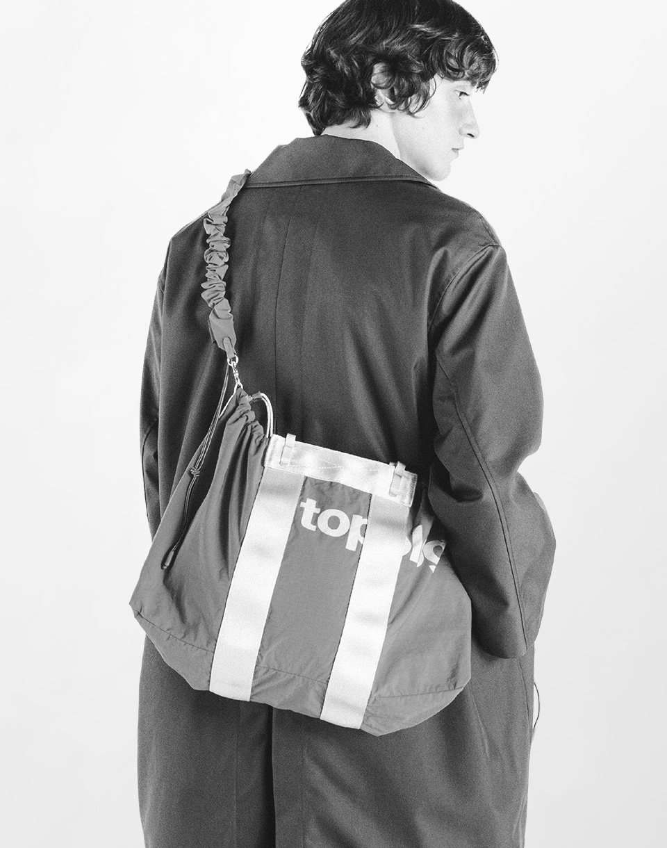 Topologie Bungee Strap Black Synthetic Leather