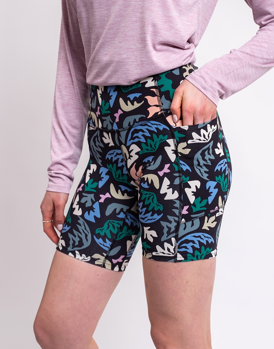 Patagonia W's Maipo Shorts - 8" Kaleido: Black M