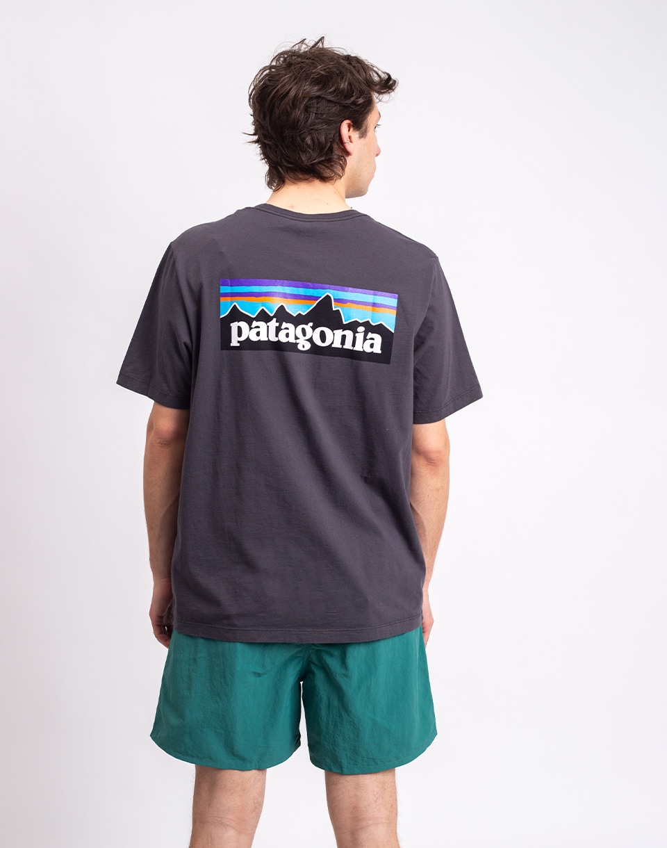 Patagonia M's P-6 Logo T-Shirt Ink Black M